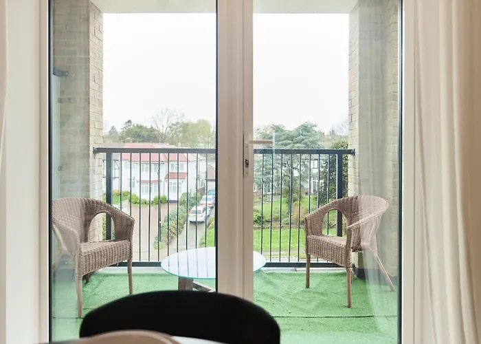 The Wembley Park Arms - Modern 2Bdr Flat With Parking + Balcony