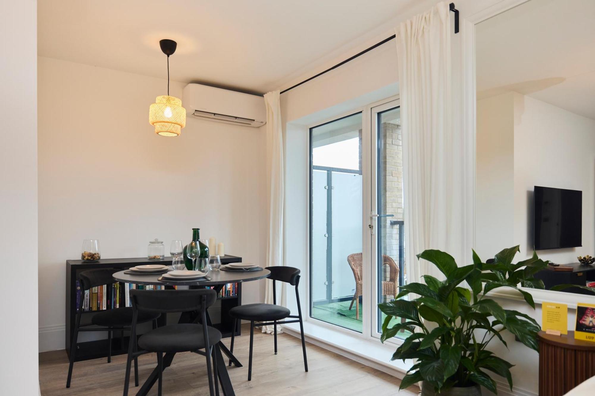 The Wembley Park Arms - Modern 2bdr Flat With Parking + Balcony Appartamento *