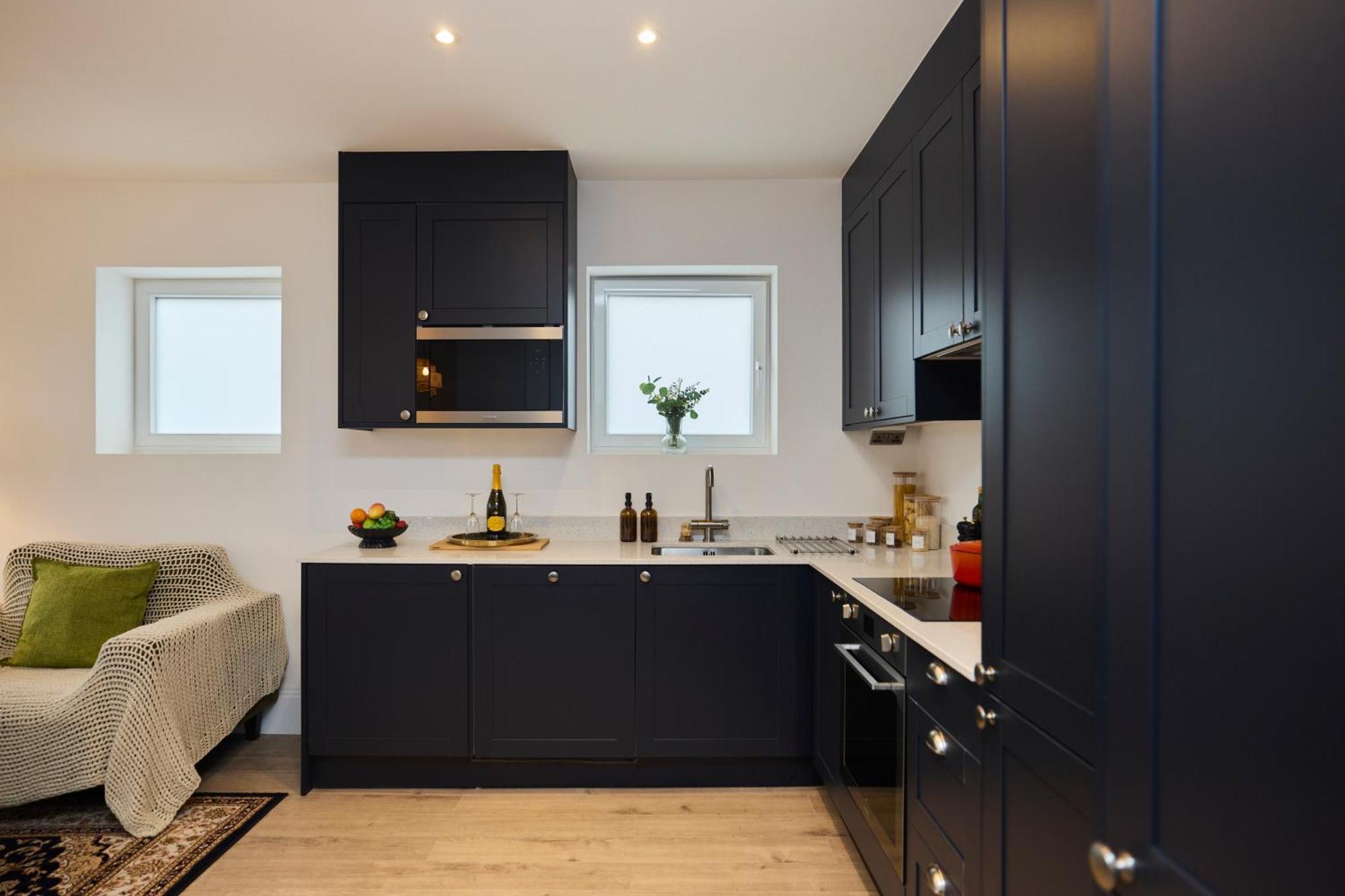The Wembley Park Arms - Modern 2bdr Flat With Parking + Balcony